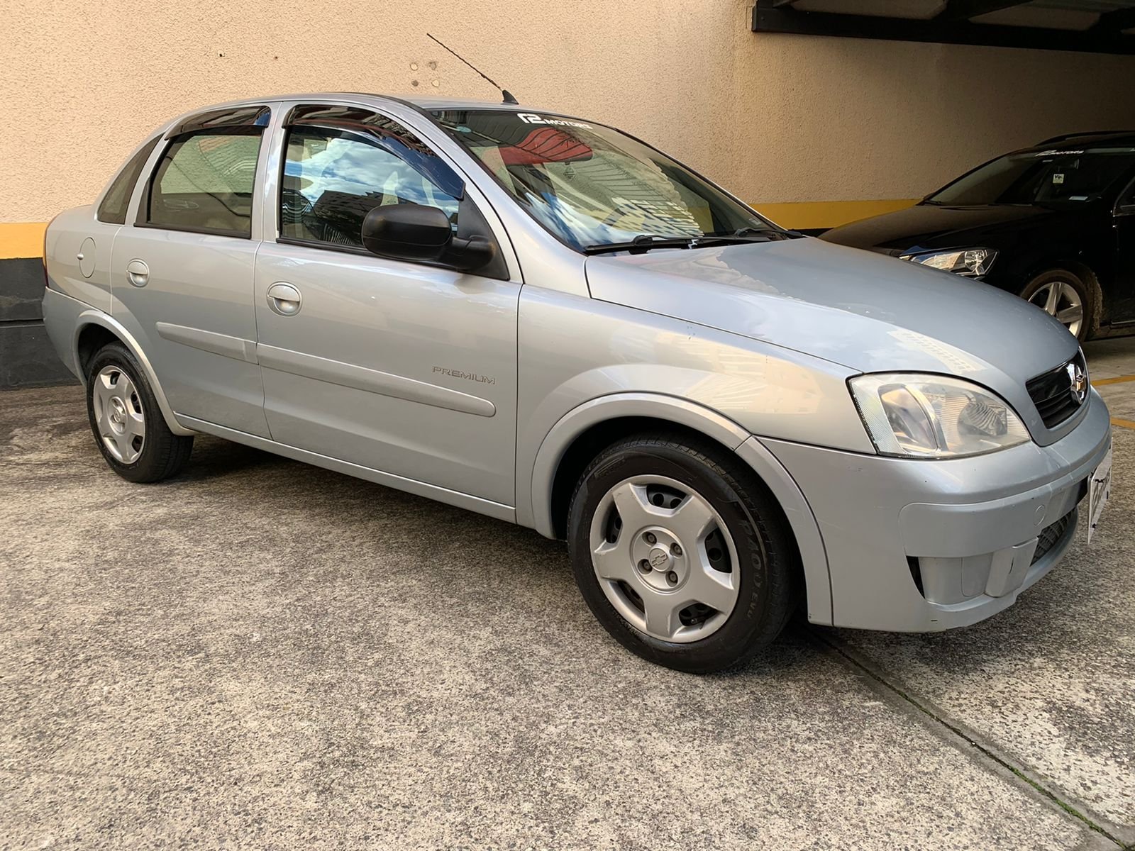 Corsa sedan Premium 1.4 2010 Motor - Uruguai automóveis