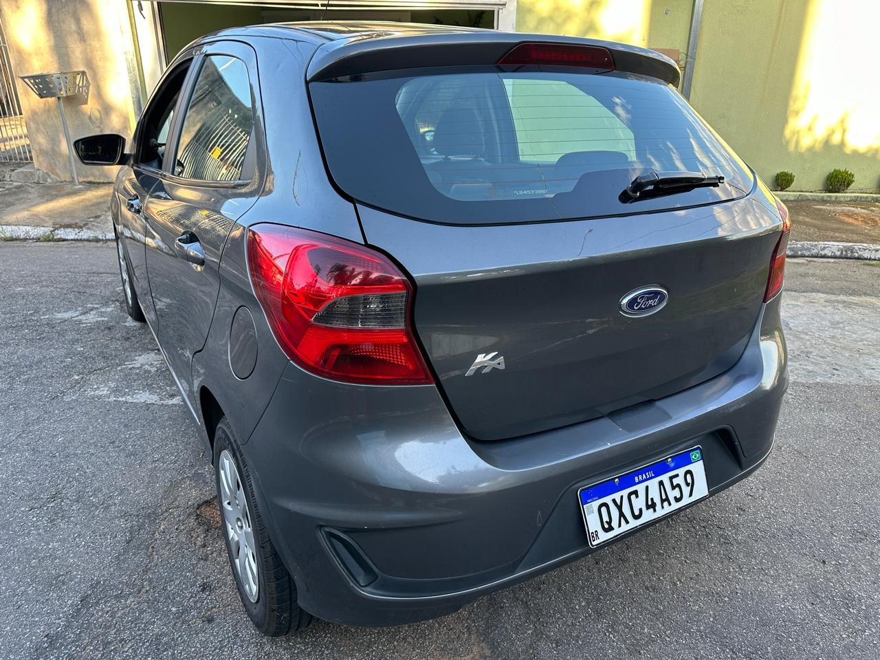 Vendo Ford Ka Hatch completo 2020