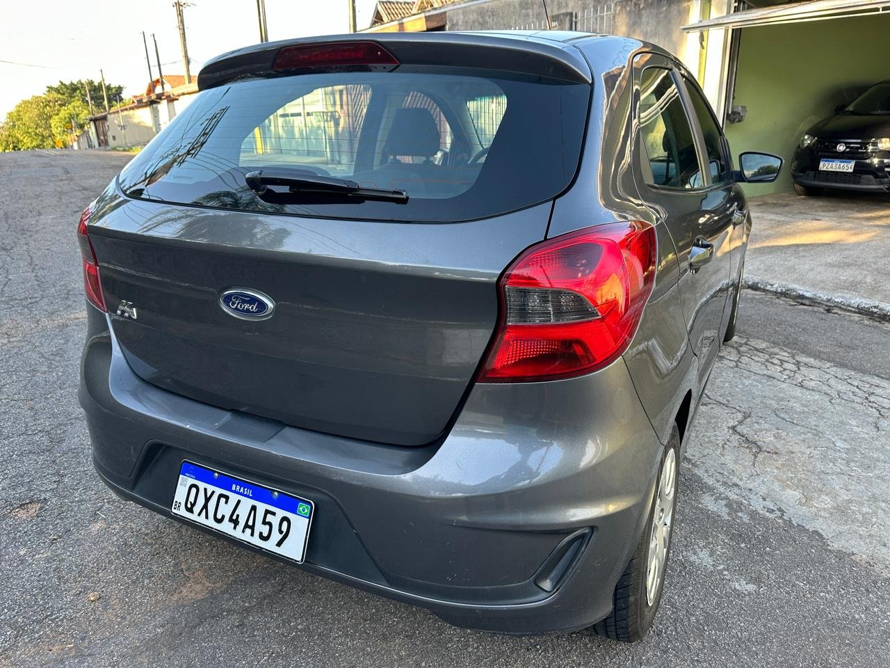 Vendo Ford Ka Hatch completo 2020