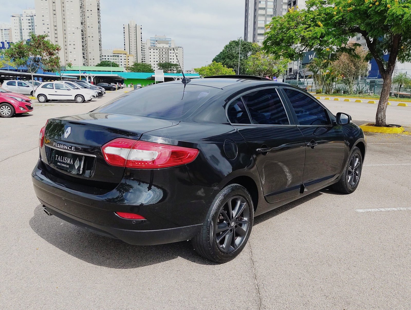Renault Fluence Privilege 2.0 – 2016 – COM TETO SOLAR
