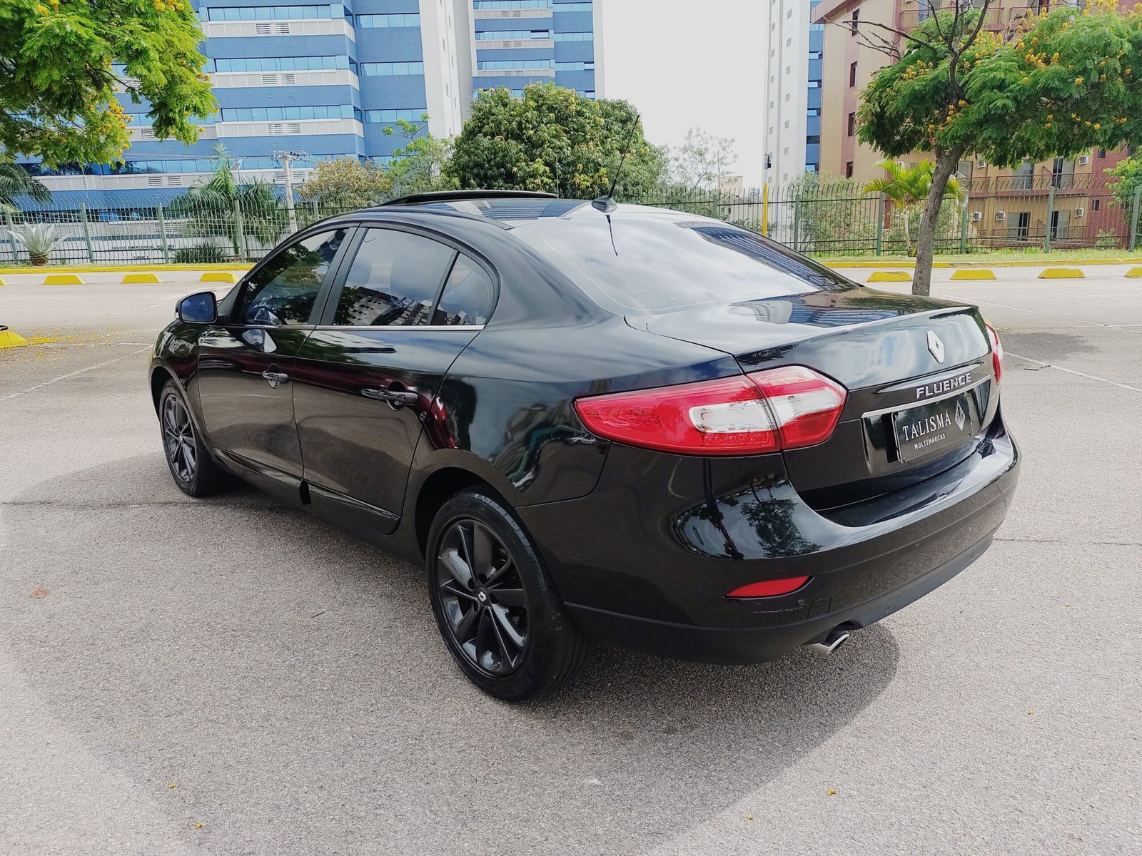 Renault Fluence Privilege 2.0 – 2016 – COM TETO SOLAR