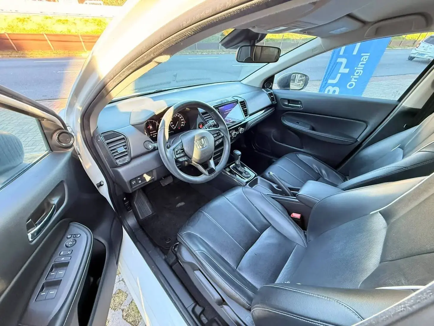 City Hatch Touring 1.5 (Aut)
