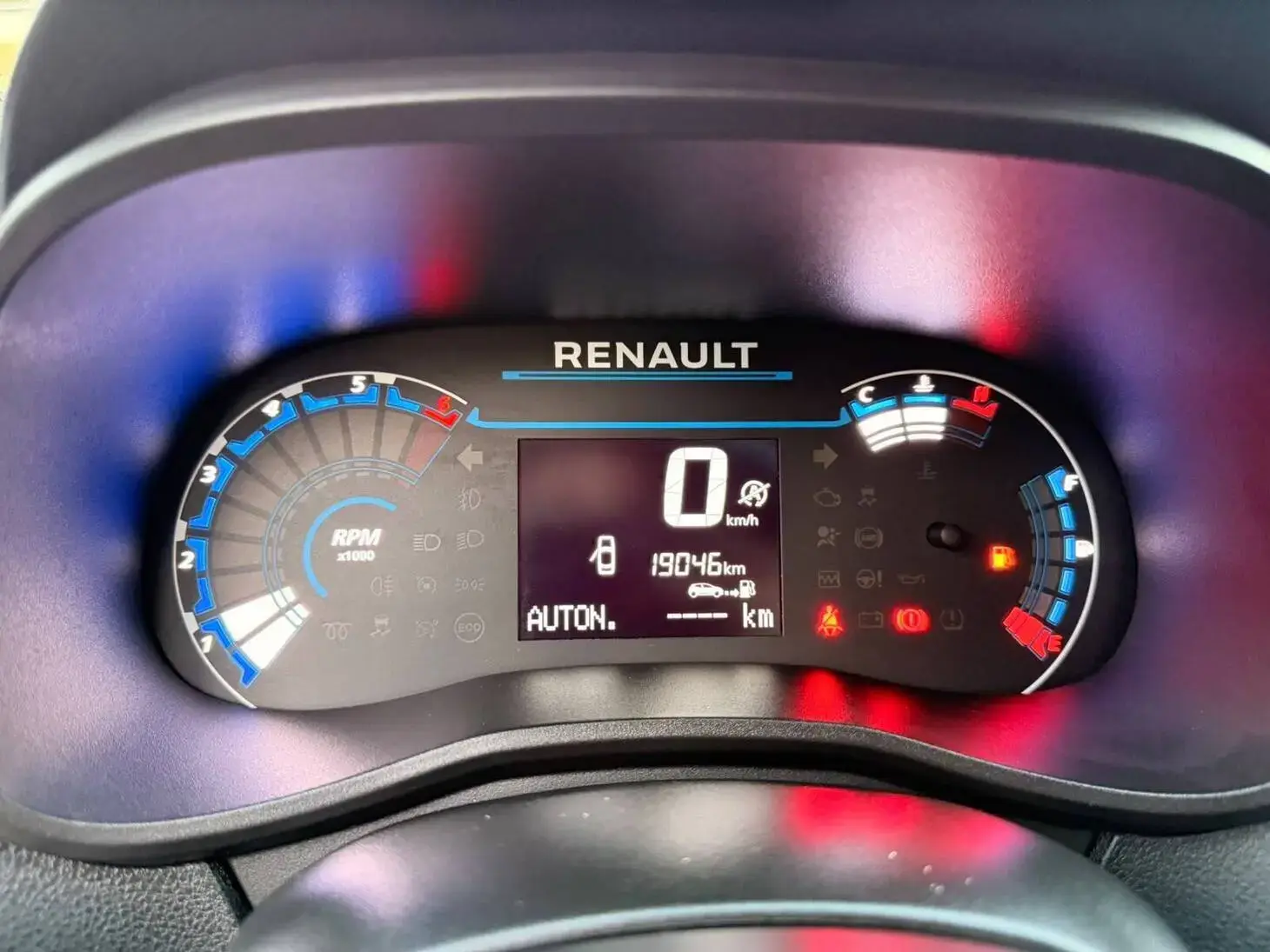 Kwid Outsider 1.0