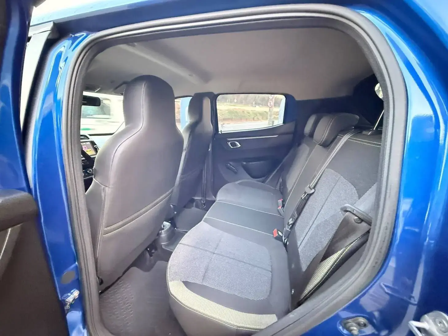 Kwid Outsider 1.0